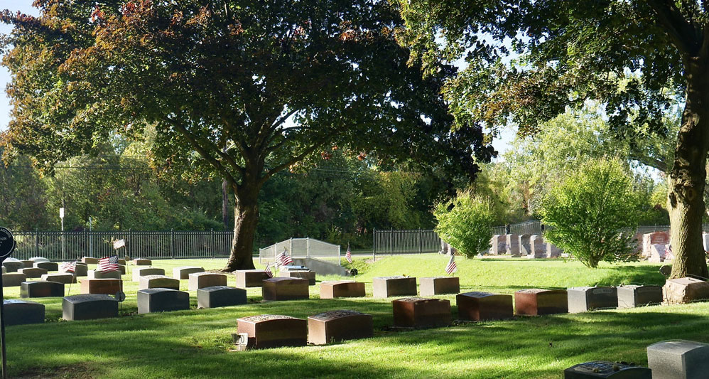 photo of gravesites at Bet Olam Cemetery