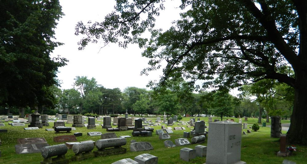 photo of graves at Lutheran Cemetery in Cleveland, Ohio